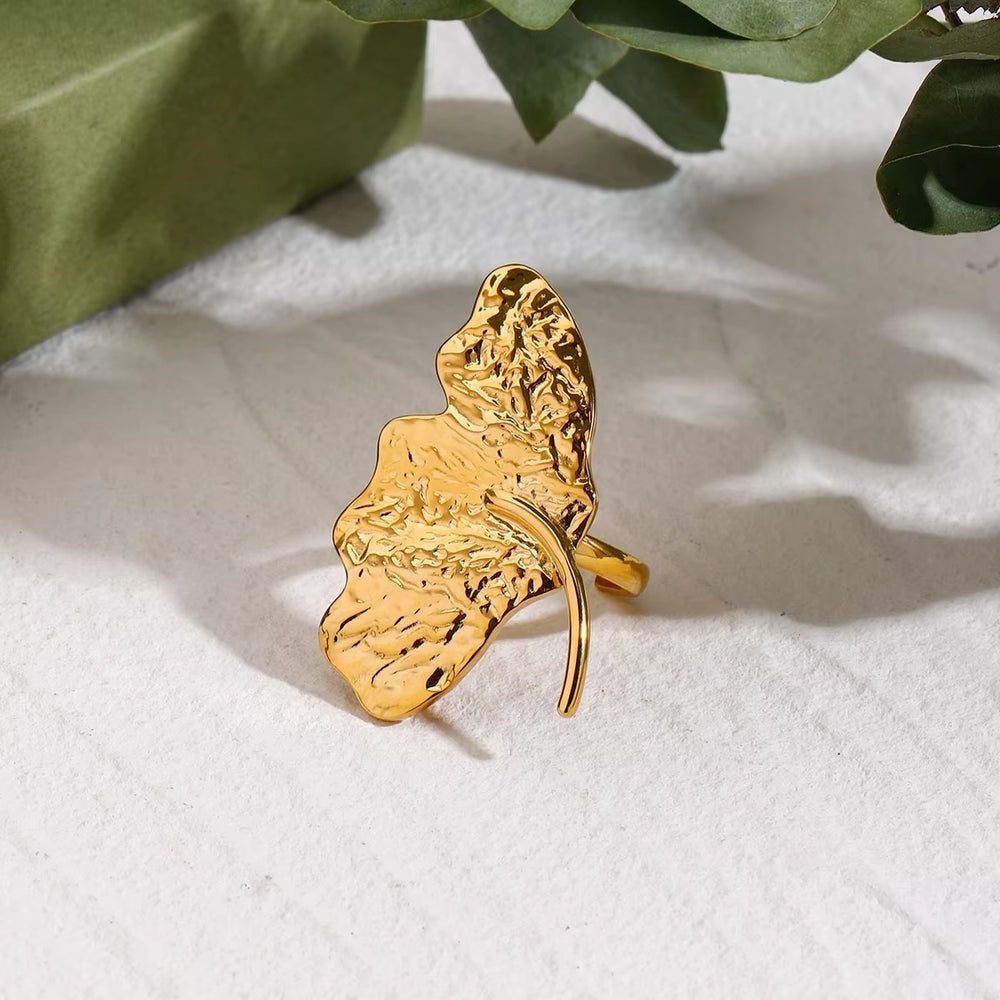 Bloom Sculpt Ring – adjustable gold ring