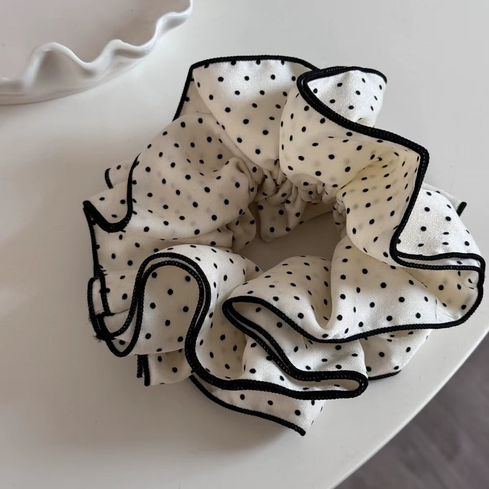 Paris Polka Scrunchie – scrunchie