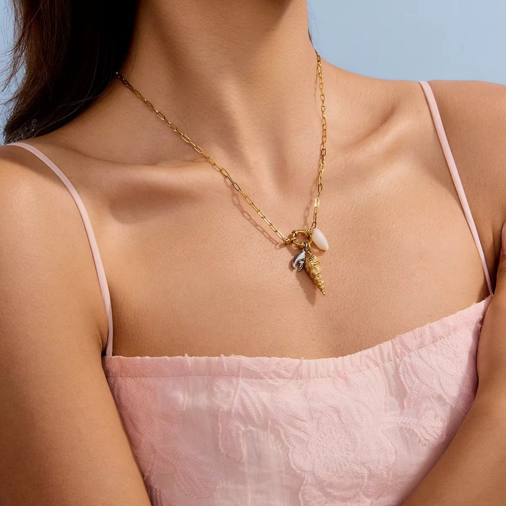 Seashell Charm Necklace – necklace