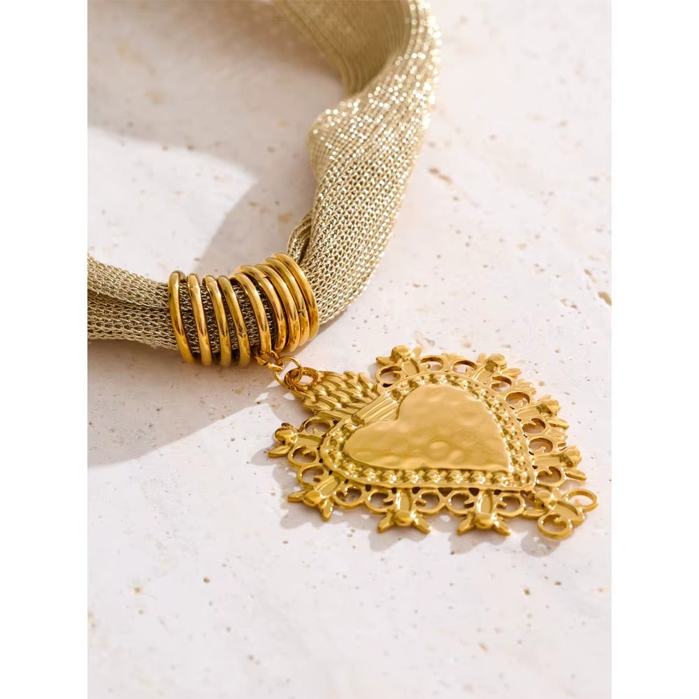 Golden Heart Medallion Necklace – gold necklace