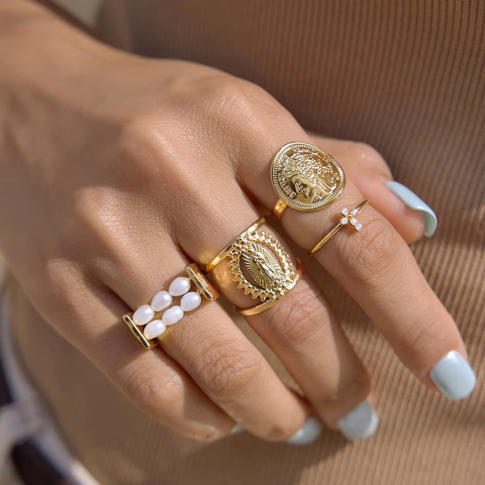 Medallion Ring – adjustable gold ring