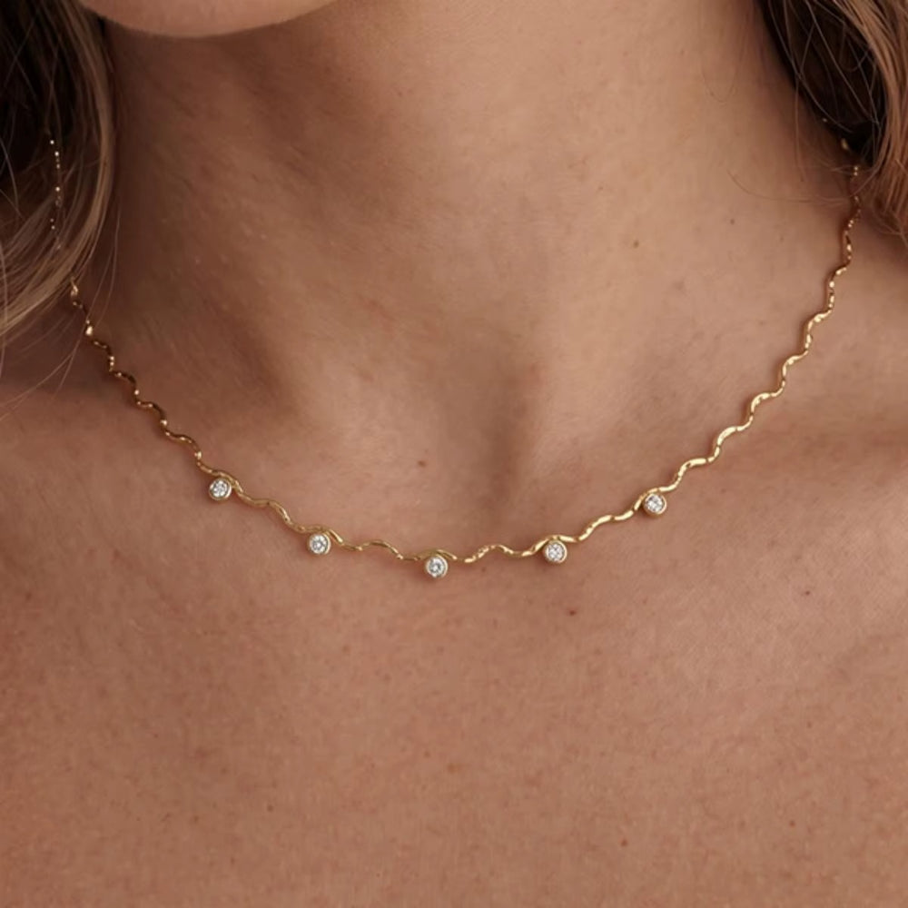 Wavy Zircon Necklace