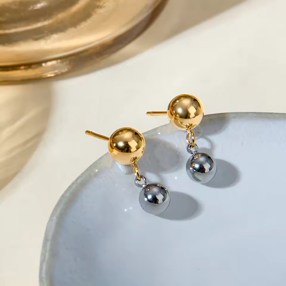 Dual Tone Glow Drops – gold earrings