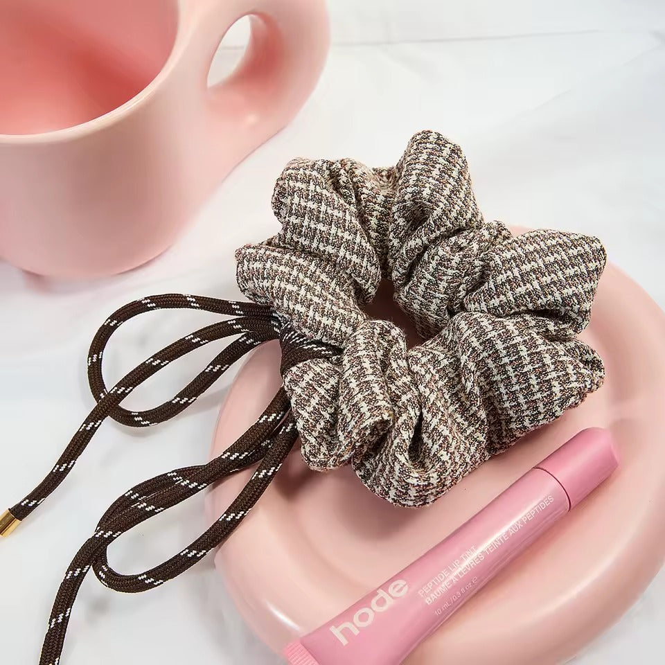 Tweed Bow Scrunchie – scrunchie