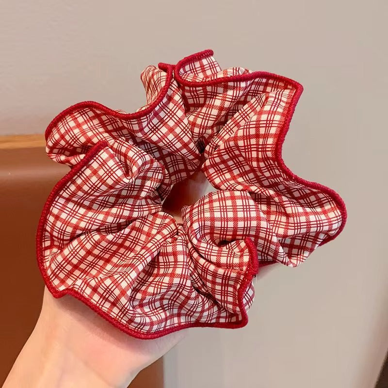 Red Plaid Check Scrunchie – scrunchie