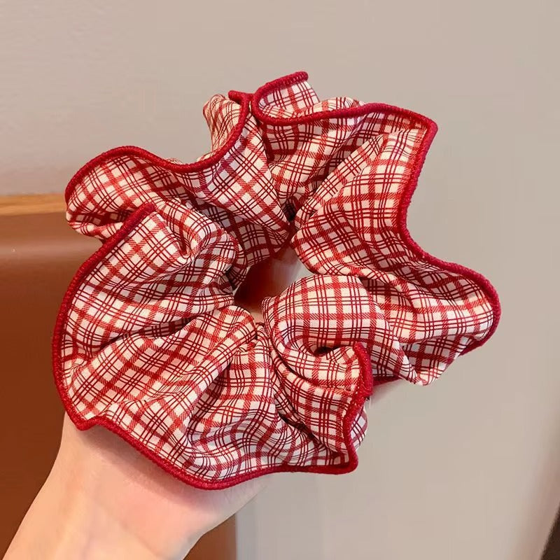 Red Plaid Check Scrunchie – scrunchie
