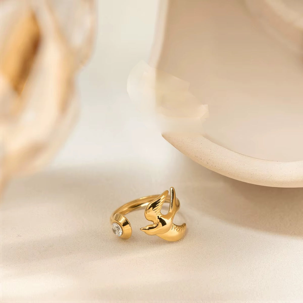 Winged Spark Ring – adjustable gold ring